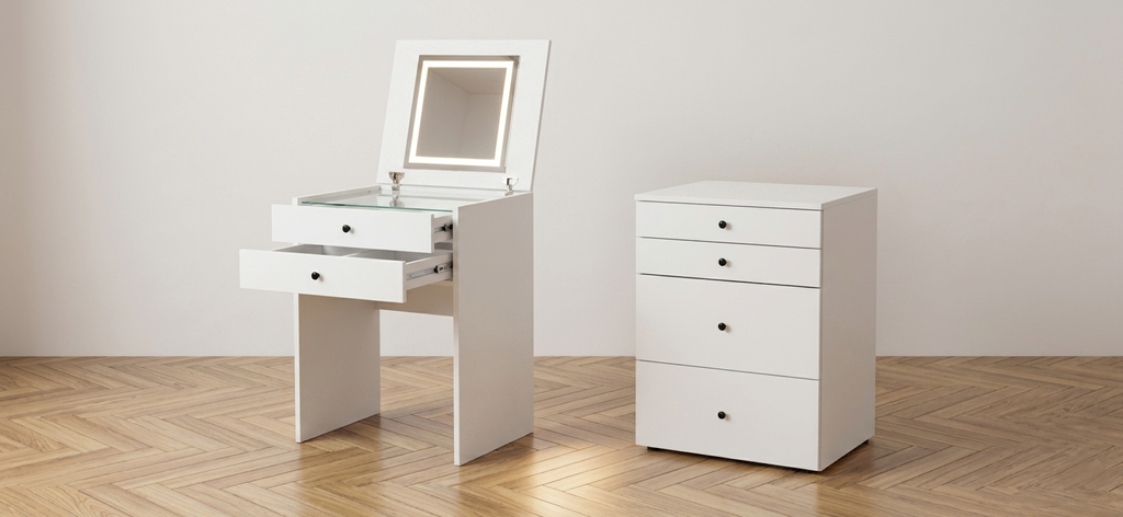 Make-up Table White.